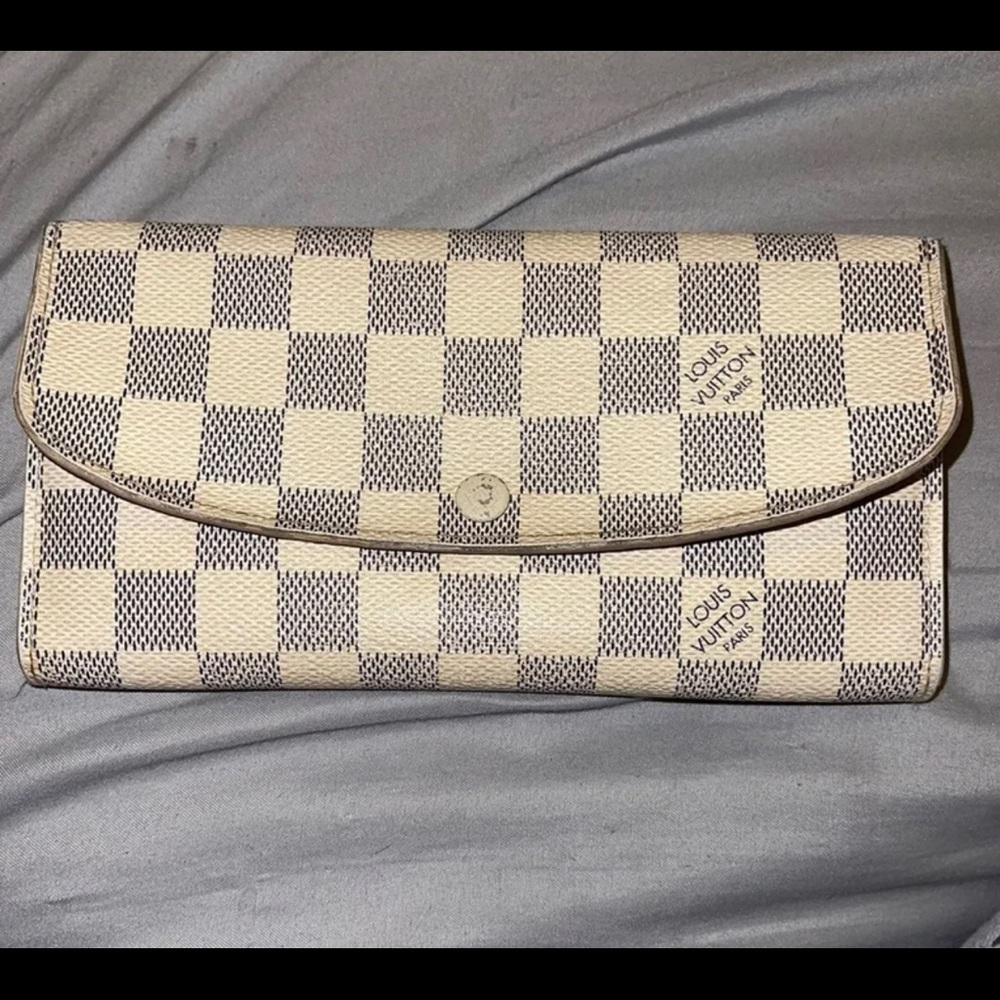 Louis Vuitton Emily Wallet